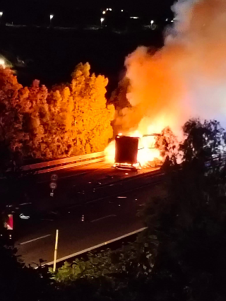 A14 - Camion a fuoco: circolazione bloccata tra Val Vibrata e Tortoreto